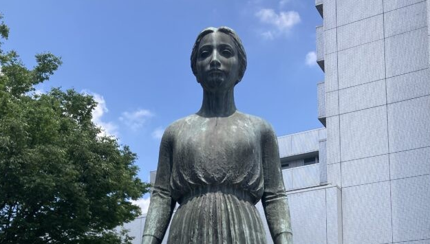 母子像(仮)」吉野毅？ - パブリックアート散歩