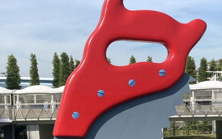 ビンテージノコギリ　オブジェ 切っている鋸」クレス・オルデンバーグ/コーシャ・ヴァン