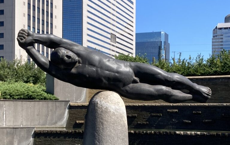 明日の空へ」峯田義郎 - パブリックアート散歩
