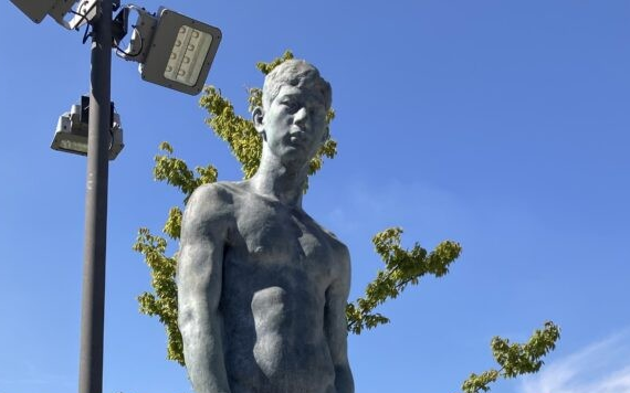 青年像」朝倉文夫 - パブリックアート散歩