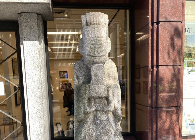 朝鮮石人像（文官）