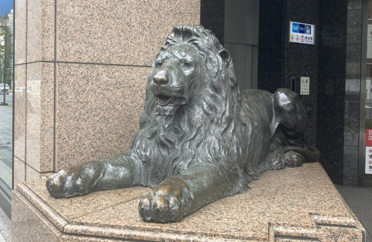 ライオン像」エドウィン・ランドシーア - パブリックアート散歩