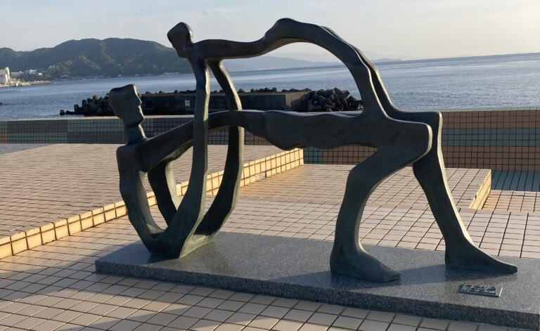 家族」重岡建治 - パブリックアート散歩